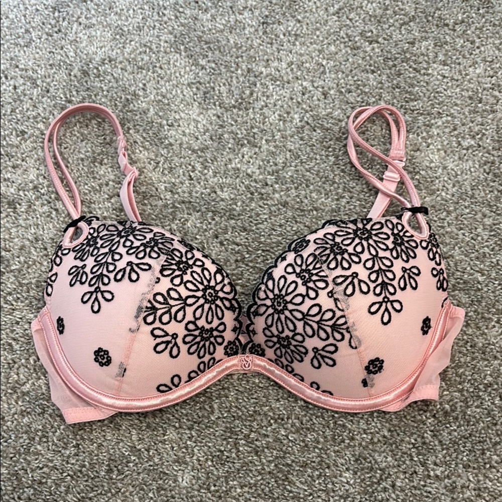 Victoria's Secret Pink and Black Lace Bra